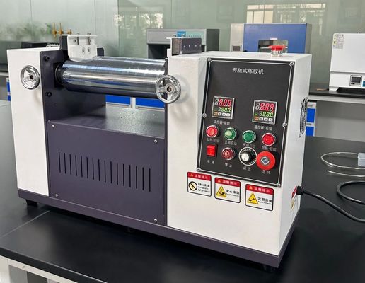 Zuverlässige Qualität Gummi-Raffinierwalzwerk mit großer Arbeitskapazität, SUS304 Edelstahltrichter und manueller Steuerung